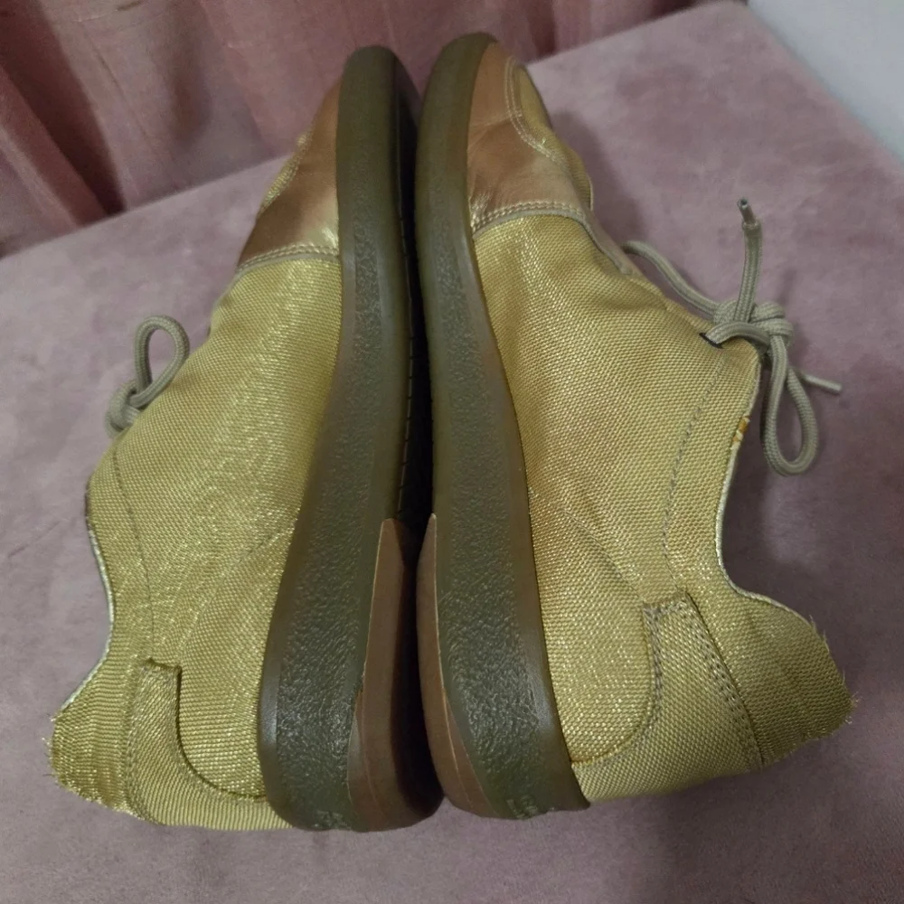 Gucci Gold Sneakers - Picture 10 of 12